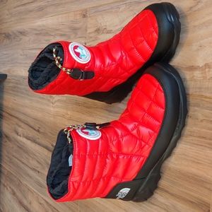 North Face mens snow boot
